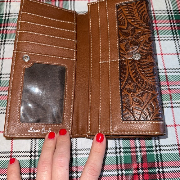 Blazin Roxx Brown Tooled Wallet - Picture 2 of 4